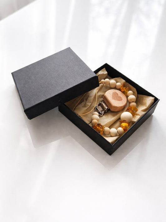 Čiulptuko laikiklis su gintaru „Mažylio ramybė“